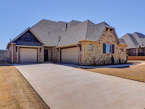 3rd image of 15500 Colonia Bella Dr