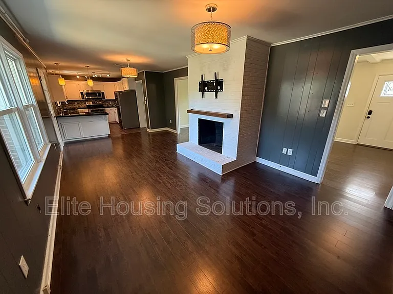 820 N 16th St — Photo 6