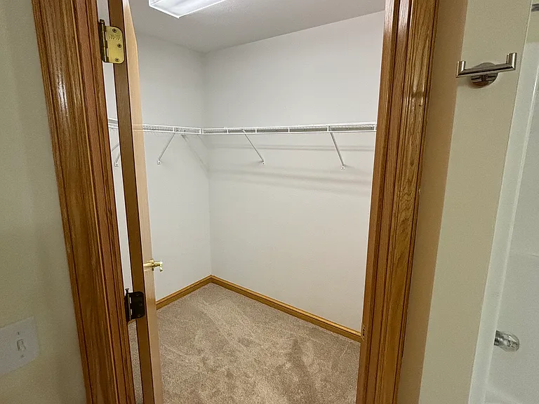 E Greenwood Dr — Photo 28
