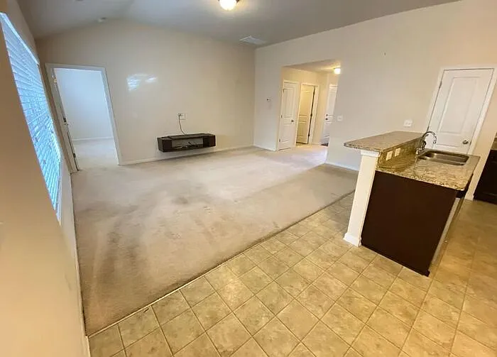 847 Dovefield Ln — Photo 2