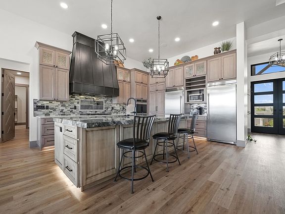 4th image of 878 Quail Meadows Ct
