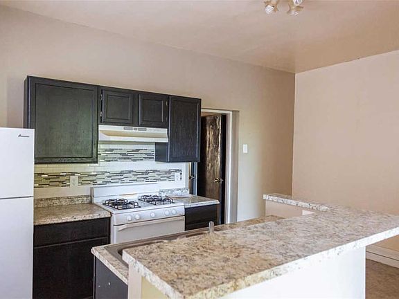 5th image of 4048 De Tonty St