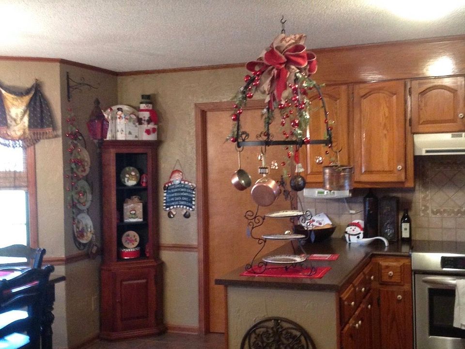 2nd image of 204 Oakcrest Rd