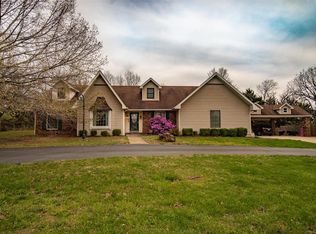 22639 Green Hills Rd, Lebanon, MO 65536