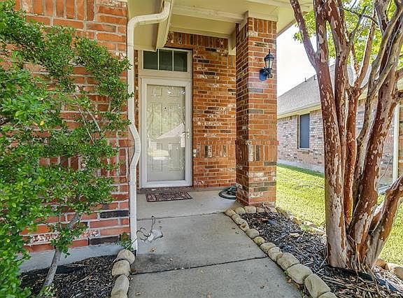 3rd image of 4615 Island Bay Dr