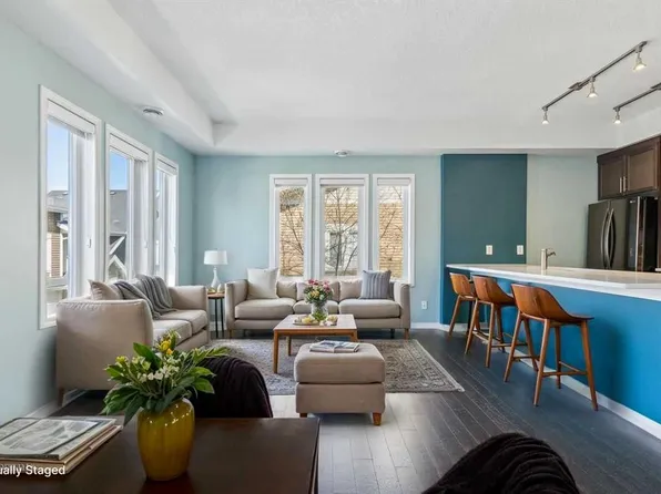 1006 W Auburn Bay Sq SE, Calgary, AB T3M 0Y6