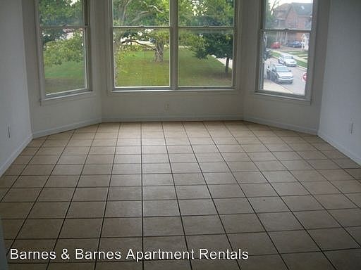 3rd image of 601 W Cross St