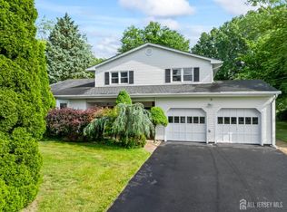 6 Dexter Rd, East Brunswick, NJ 08816