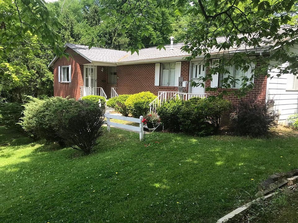 1st image of 881-883 Hollywood Ln