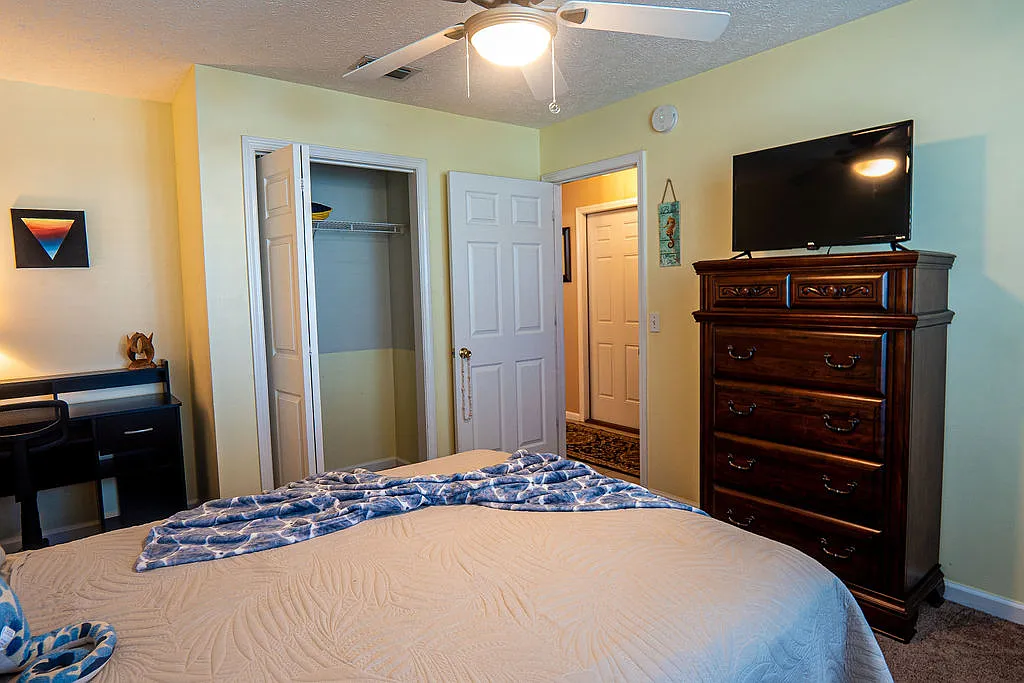 2 bed, 1225 sqft, $2,400 — Photo 2