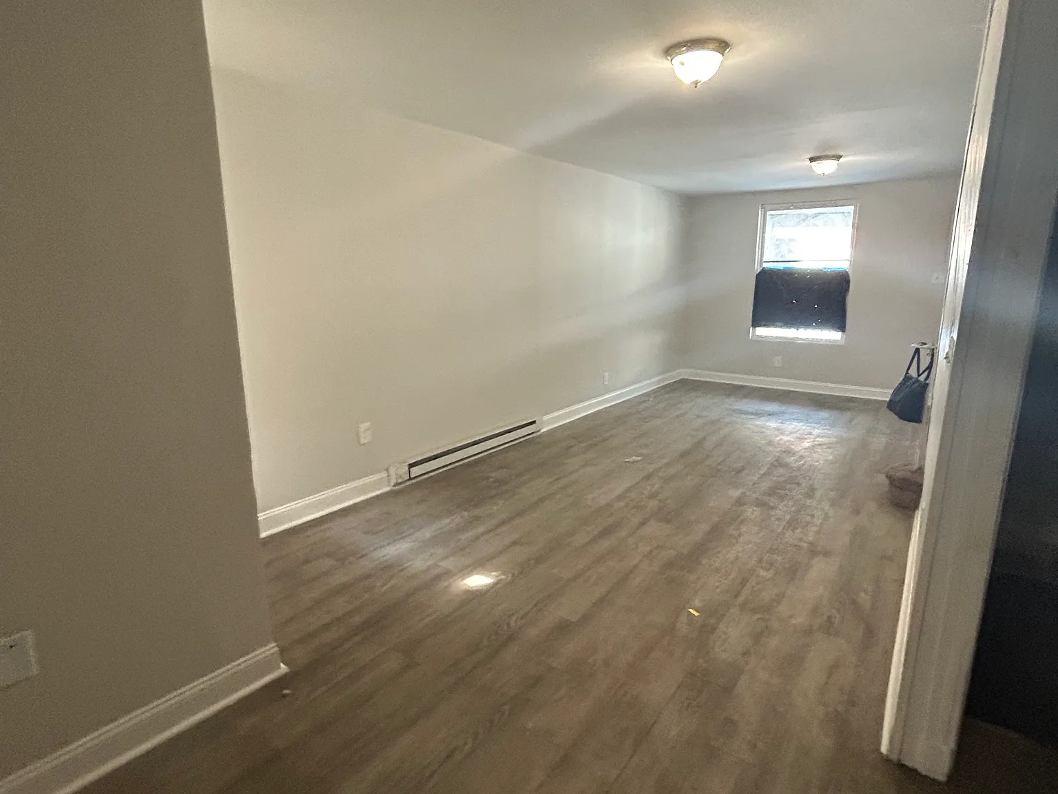 1812 E Thayer Street — Photo 3
