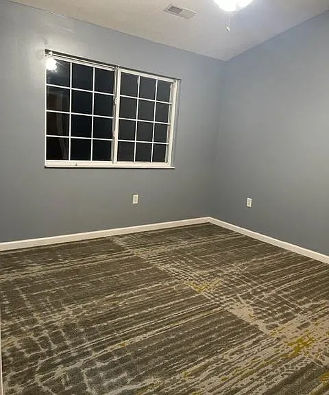 729 Spring Valley Dr — Photo 17