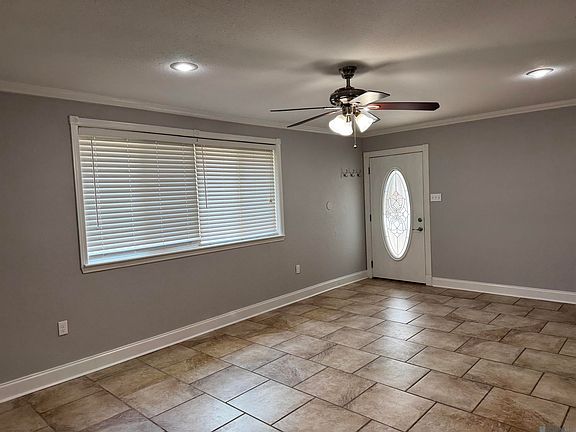 4th image of 584 Jennifer Jean Dr