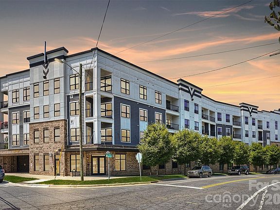 2nd image of 3630 Davidson St #2207