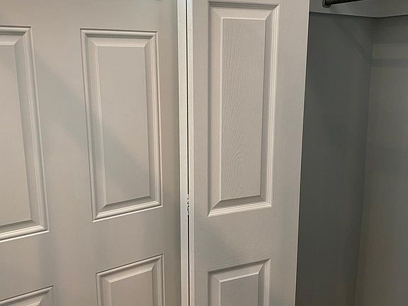 3rd image of 2724 Sherwood Hall Ln