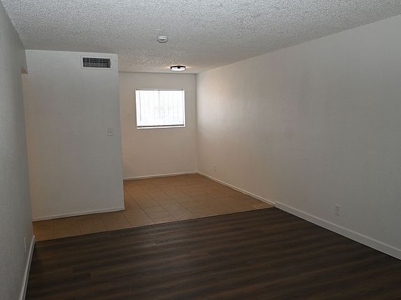 5th image of 2301 Stewart Ave APT B