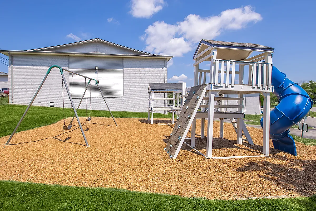 Highland Ridge Apartments — Photo 4