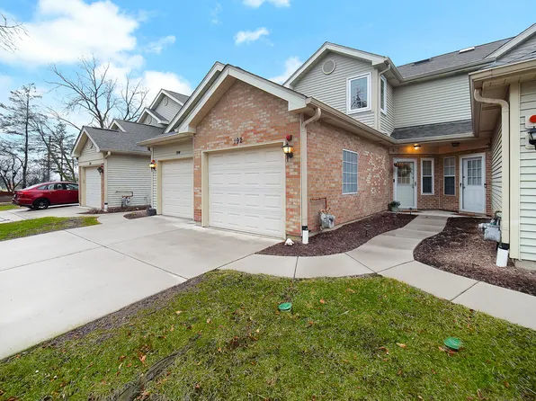 192 Golfview Dr, Glendale Heights, IL 60139