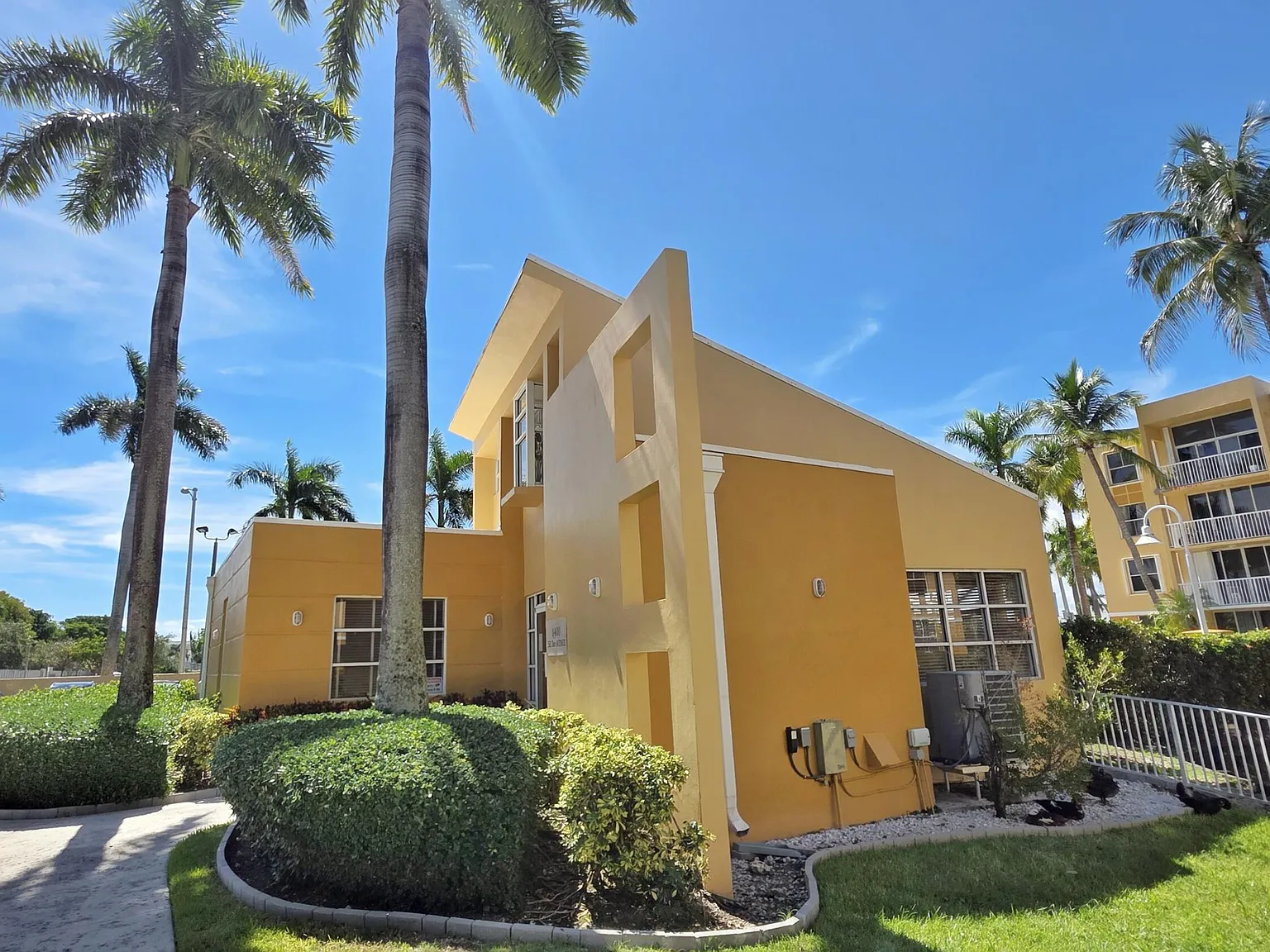 2 bed, 2.0 bath, 1020 sqft, $2,250 — Photo 3