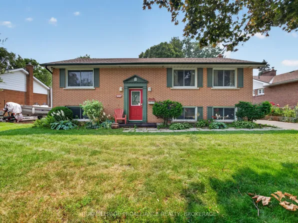 247 Chelsea Rd, Kingston, ON K7M 3Z3