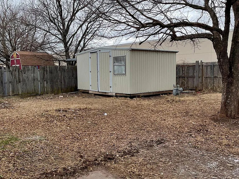 2305 Crystal Dr — Photo 25
