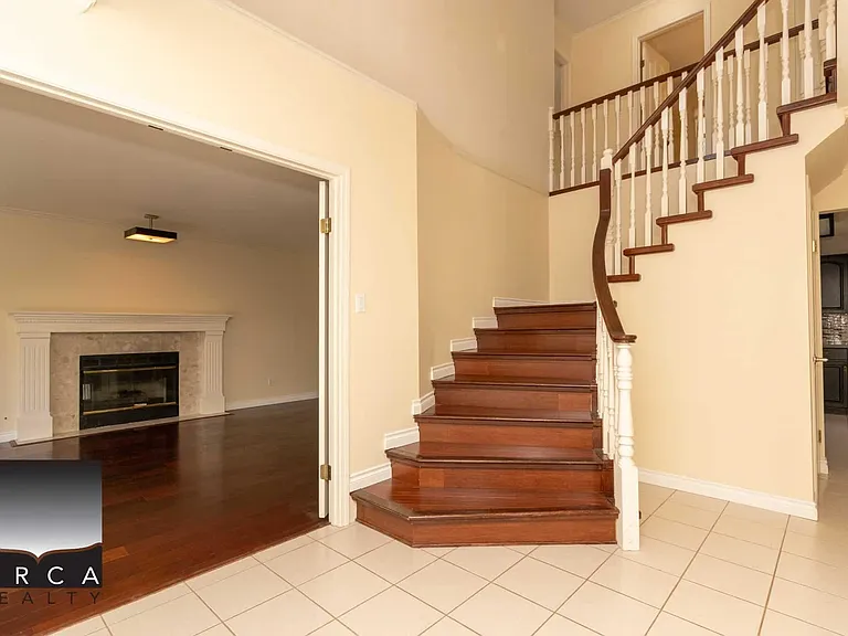 3015 Griffin Pl — Photo 2