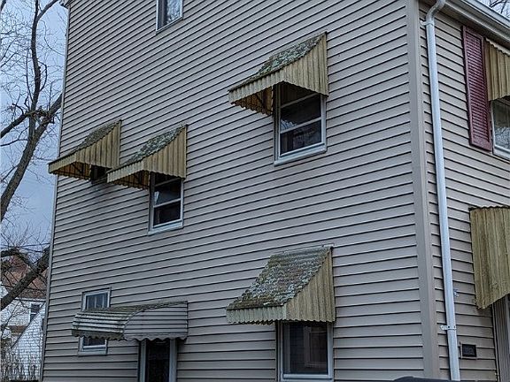 3rd image of 22400 Seabrooke Ave