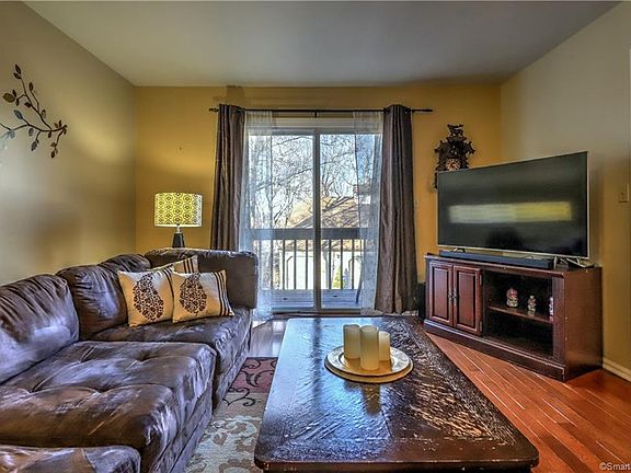 4th image of 30 Huntington Hts #30
