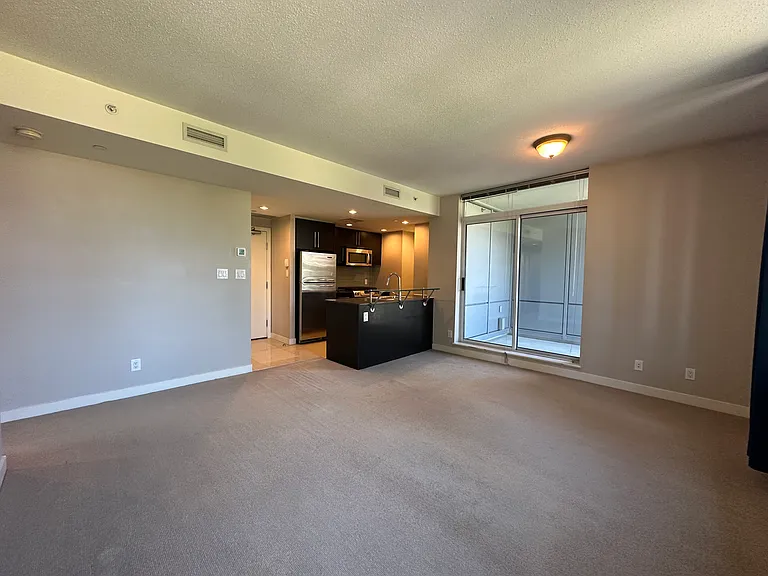 638 Beach Cres #706 — Photo 7