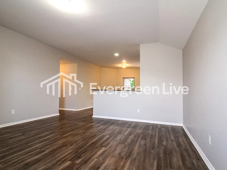 1870 Bliss Cir — Photo 2