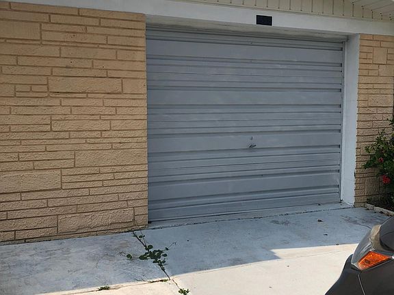 One car garage