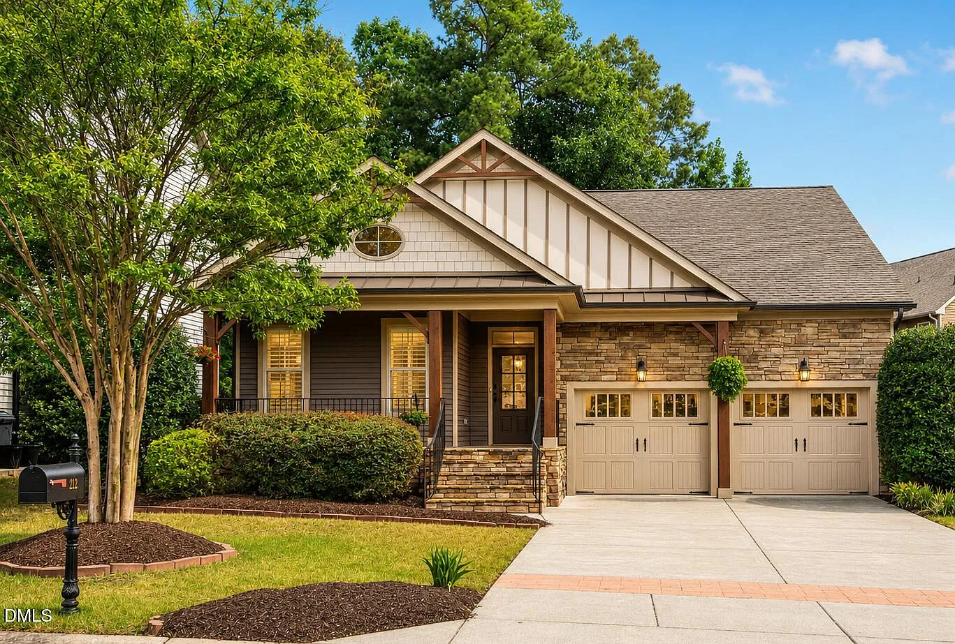 4 bed, 3.0 bath, 2594 sqft, $3,295 — Photo 1