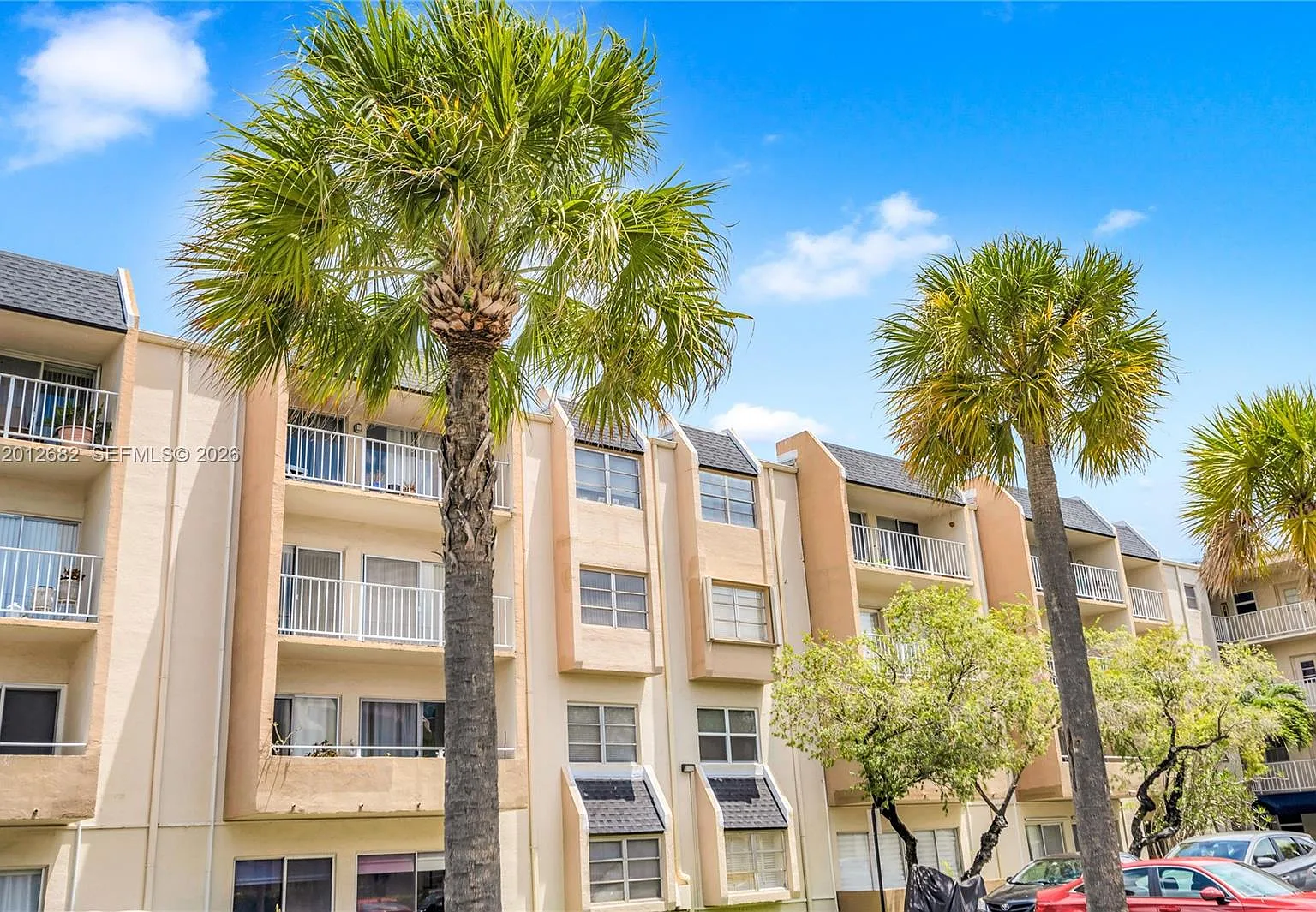 Kings Creek So Condo — Photo 1