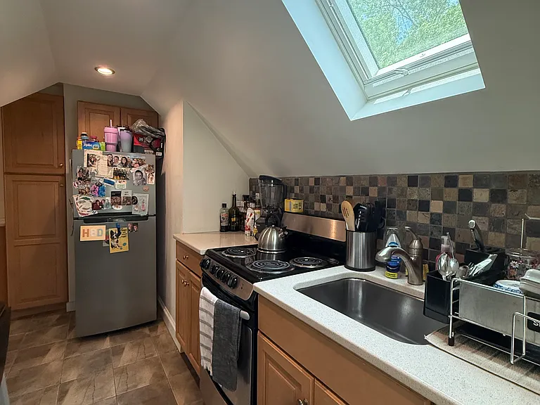 33 Gorham St — Photo 5