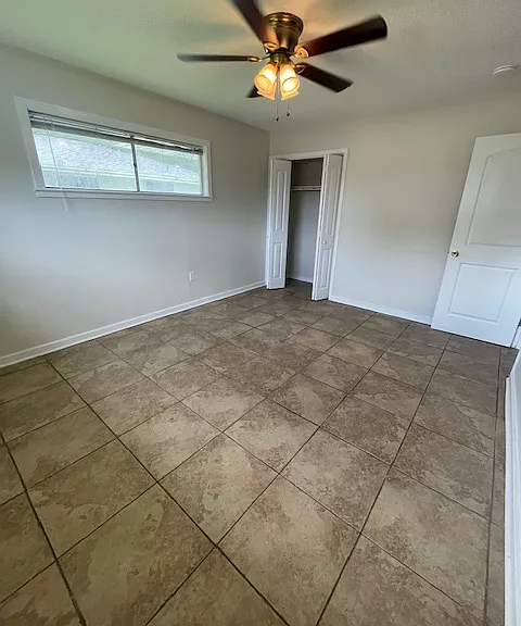 4550 Lancelot Dr — Photo 7