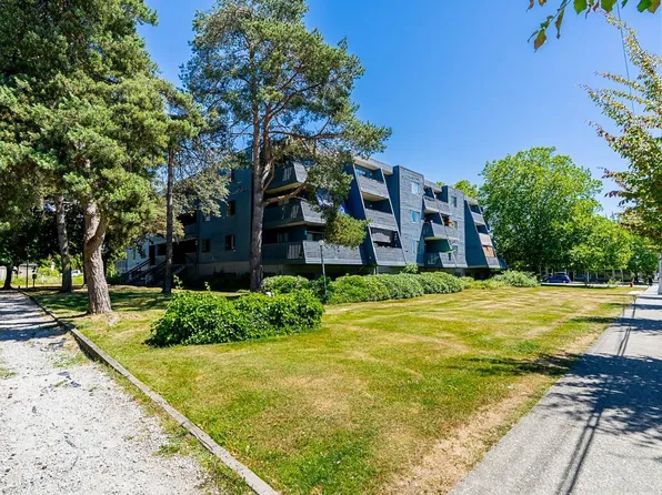 17661 58a Ave #207, Surrey, BC V3S 1N4
