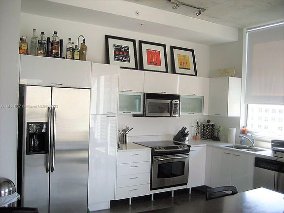 5th image of 133 NE 2nd Ave APT 513