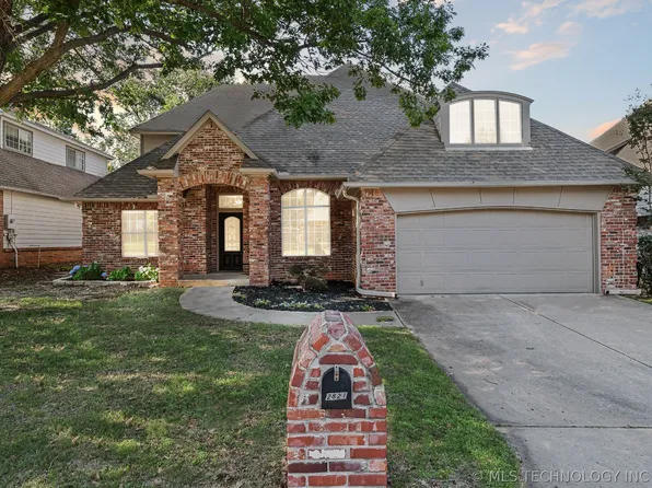 2821 E 82nd St, Tulsa, OK 74137