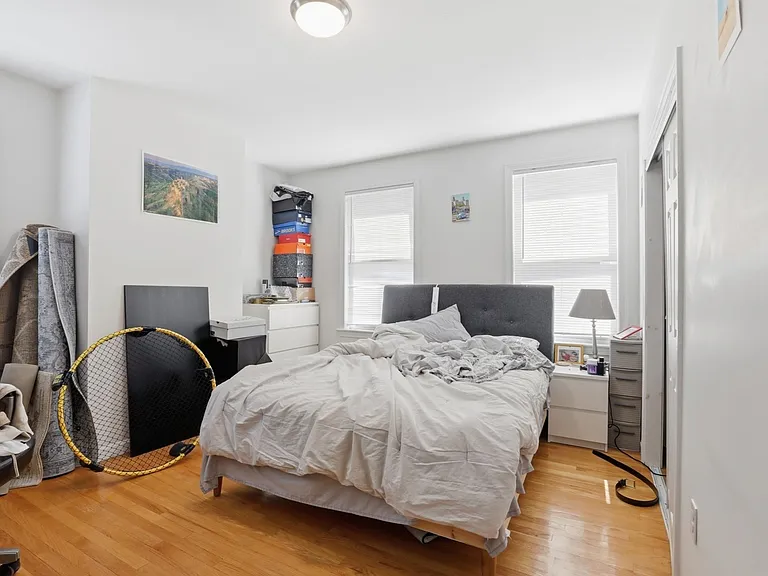 289 Broadway — Photo 12