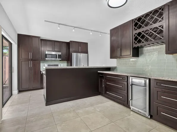 846 Blue Ridge Cir, West Palm Beach, FL