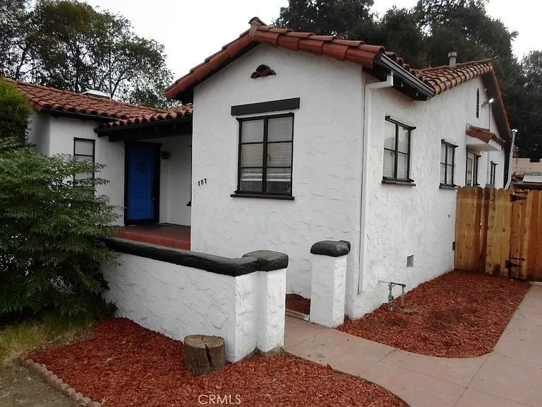 1574 N Orange Grove Ave — Photo 34