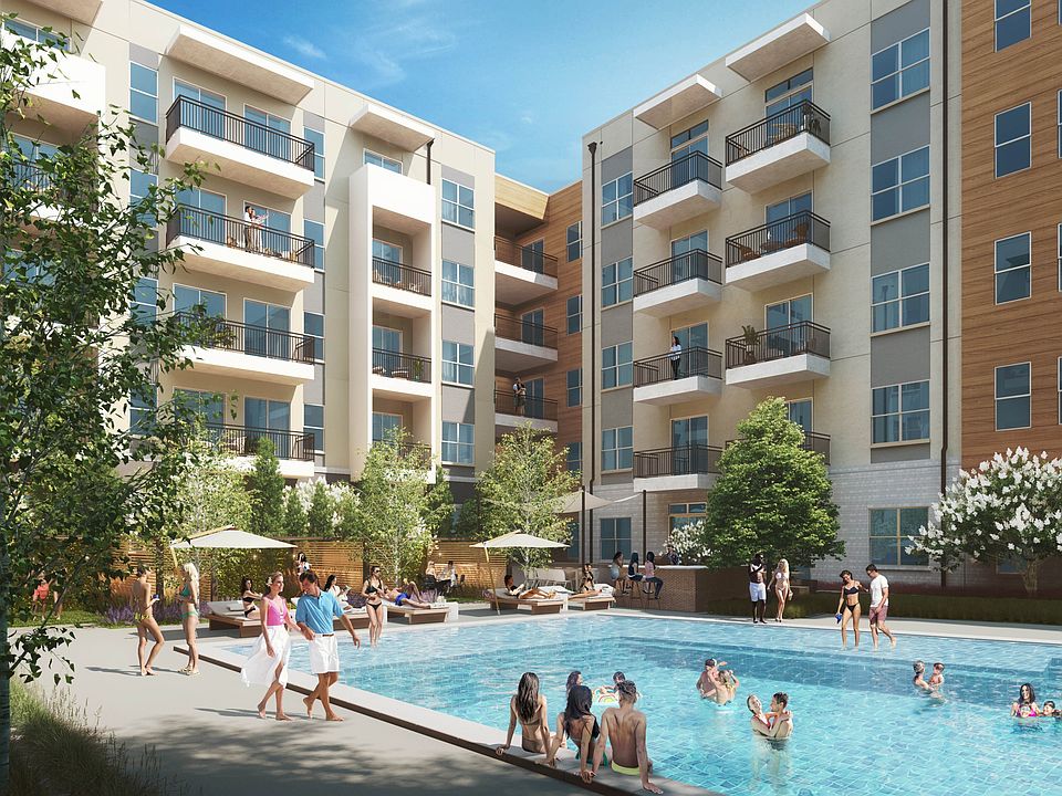 Pool Courtyard1