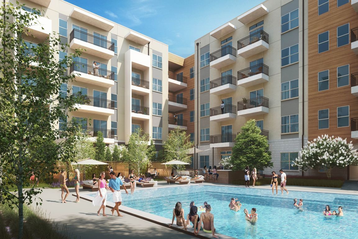Pool Courtyard1