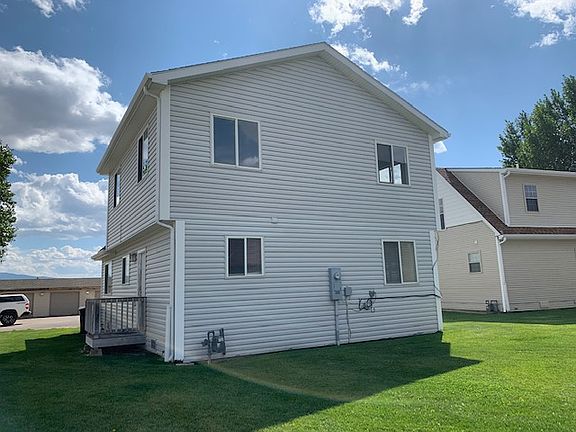 2nd image of 104 Hyland Ct