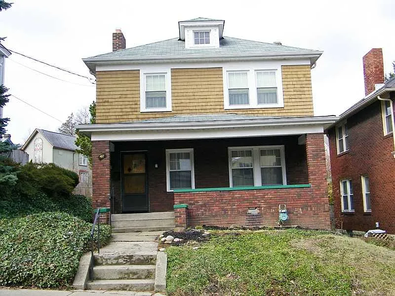 47 Florence Ave photo 1