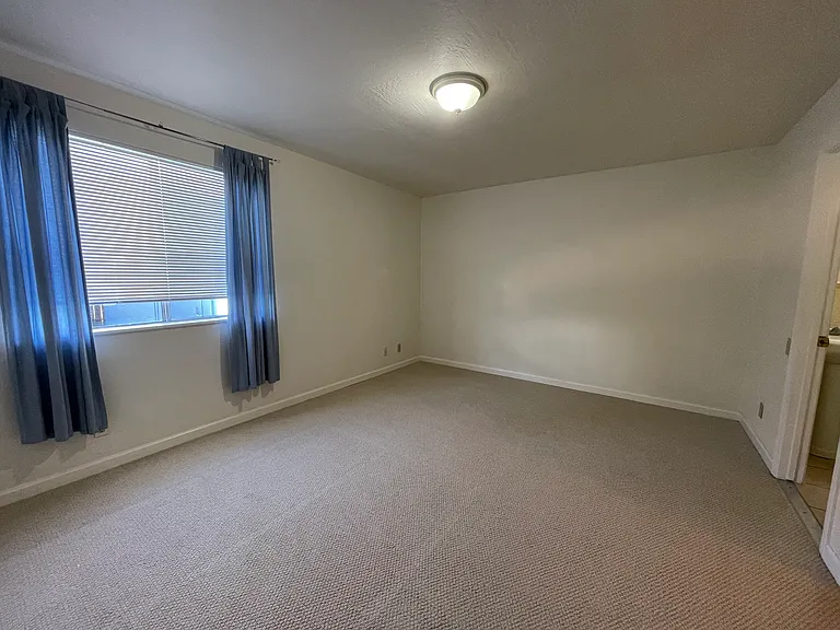 506 Athol Ave — Photo 7