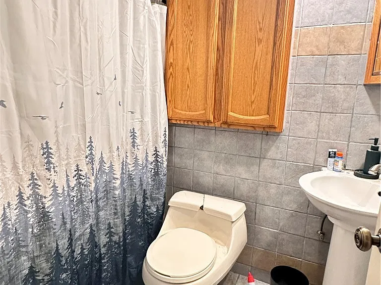 129 Riverside Dr — Photo 11