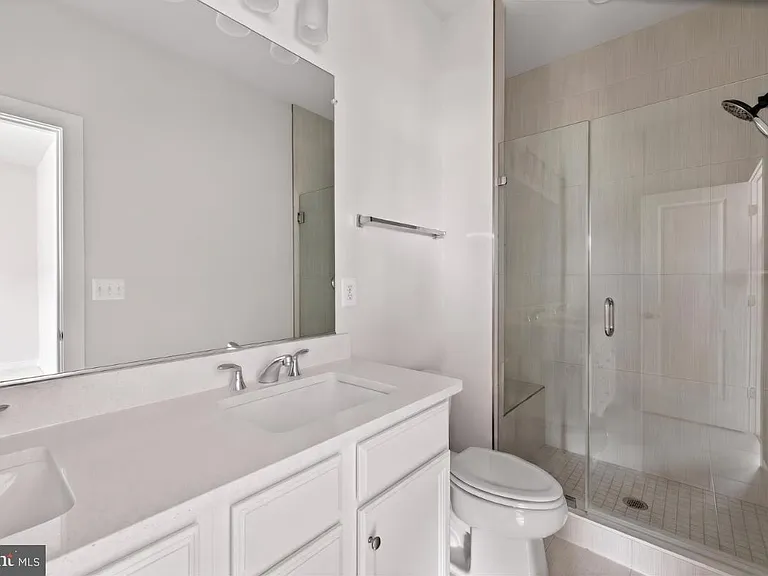 1601 Grove Chestnut Rd — Photo 27