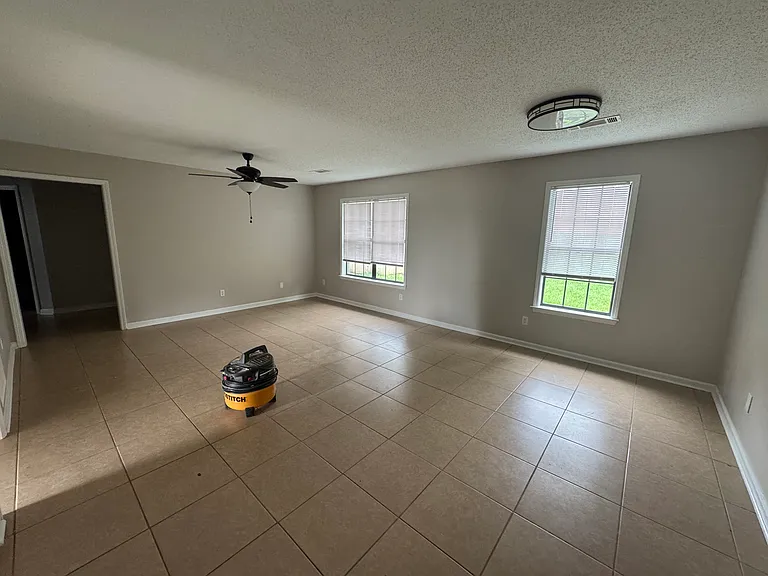 105 Stimpson Ave — Photo 3