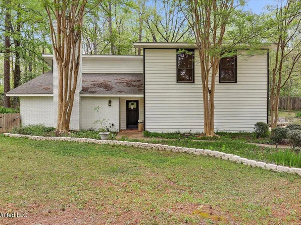 310 Longwood Dr, Clinton, MS 39056